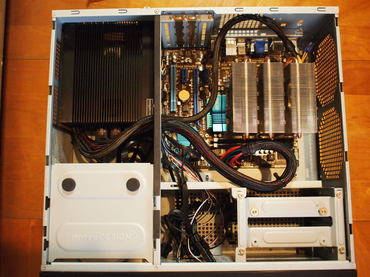 Full_fanless_pc.jpg